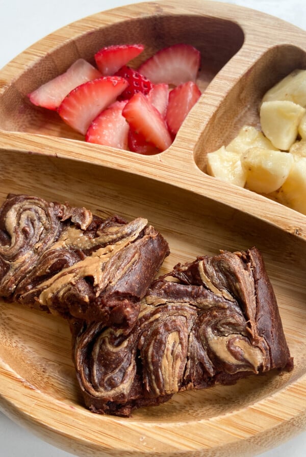 3-ingredient brownies served with strawberries and bananas