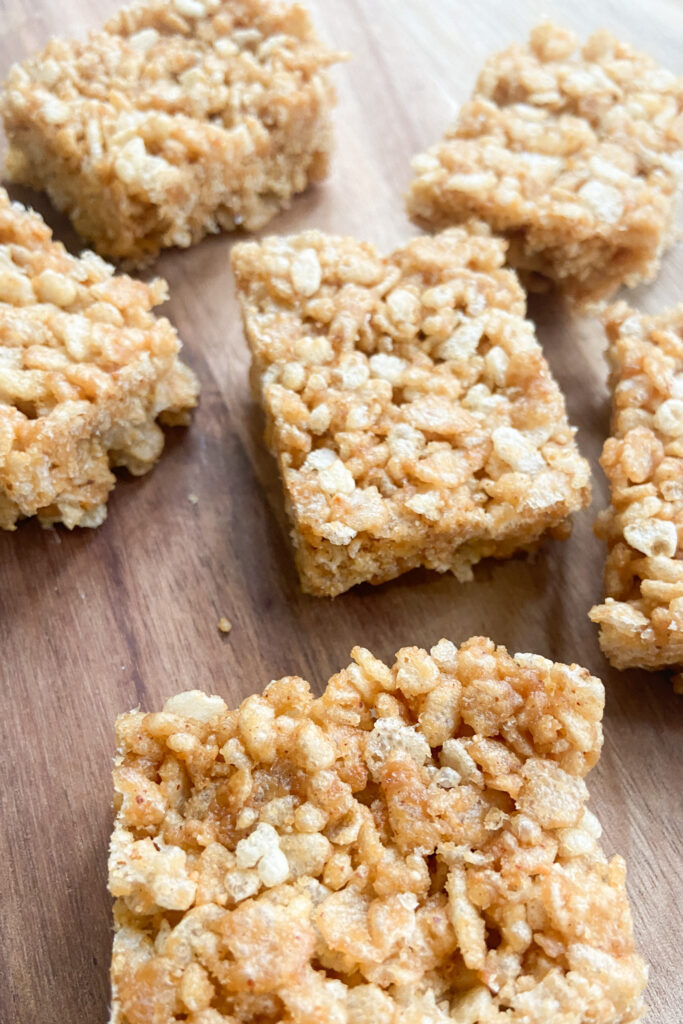 3-Ingredient Peanut Butter Rice Crispy Treats - Feeding Tiny Bellies