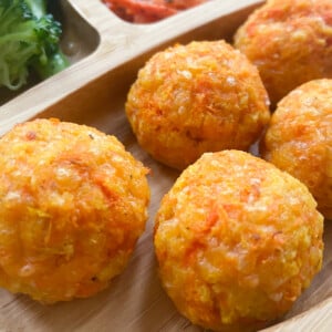 Cheesy carrot bites