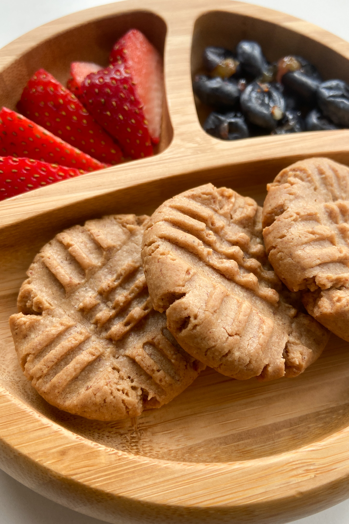 peanut butter cookies made with maple syrup