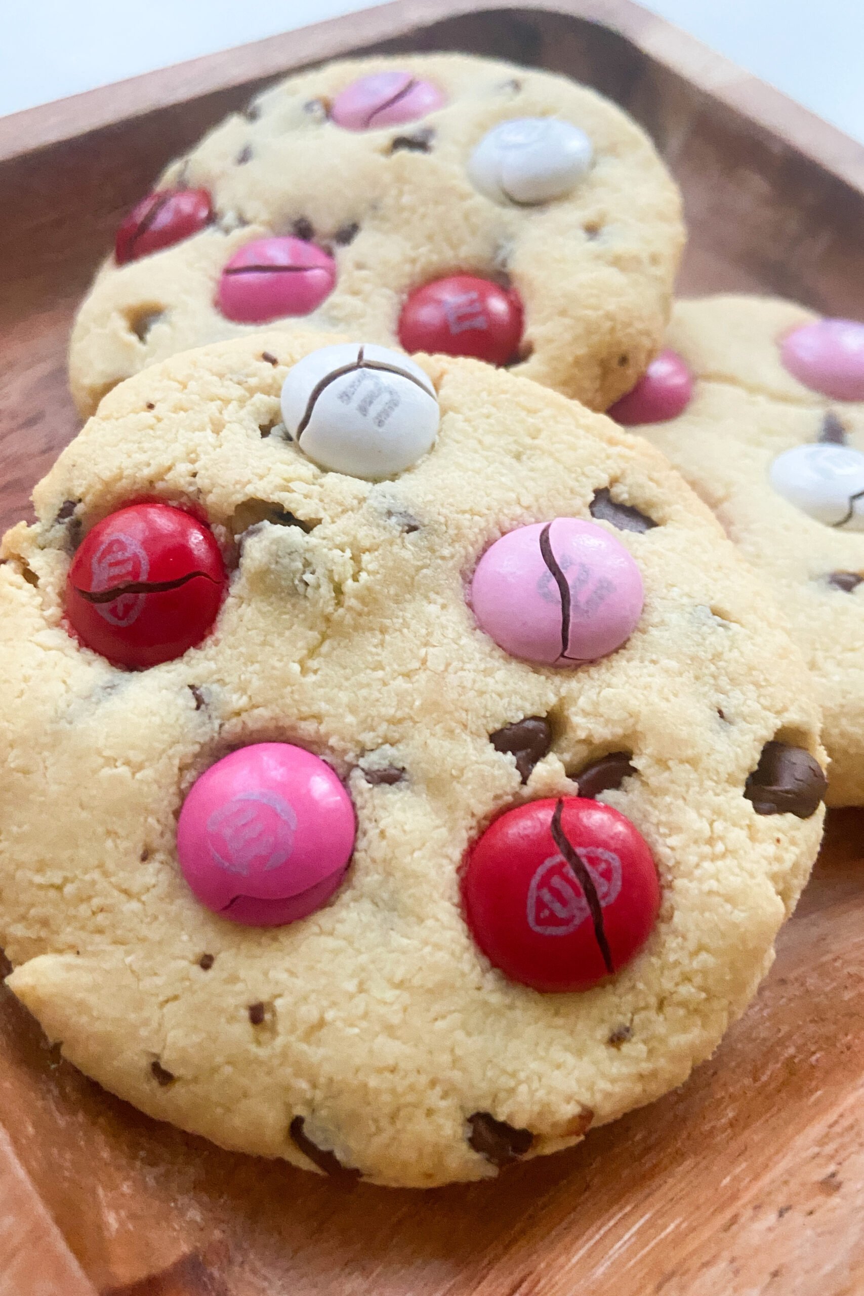 Chocolate chip almond cookies