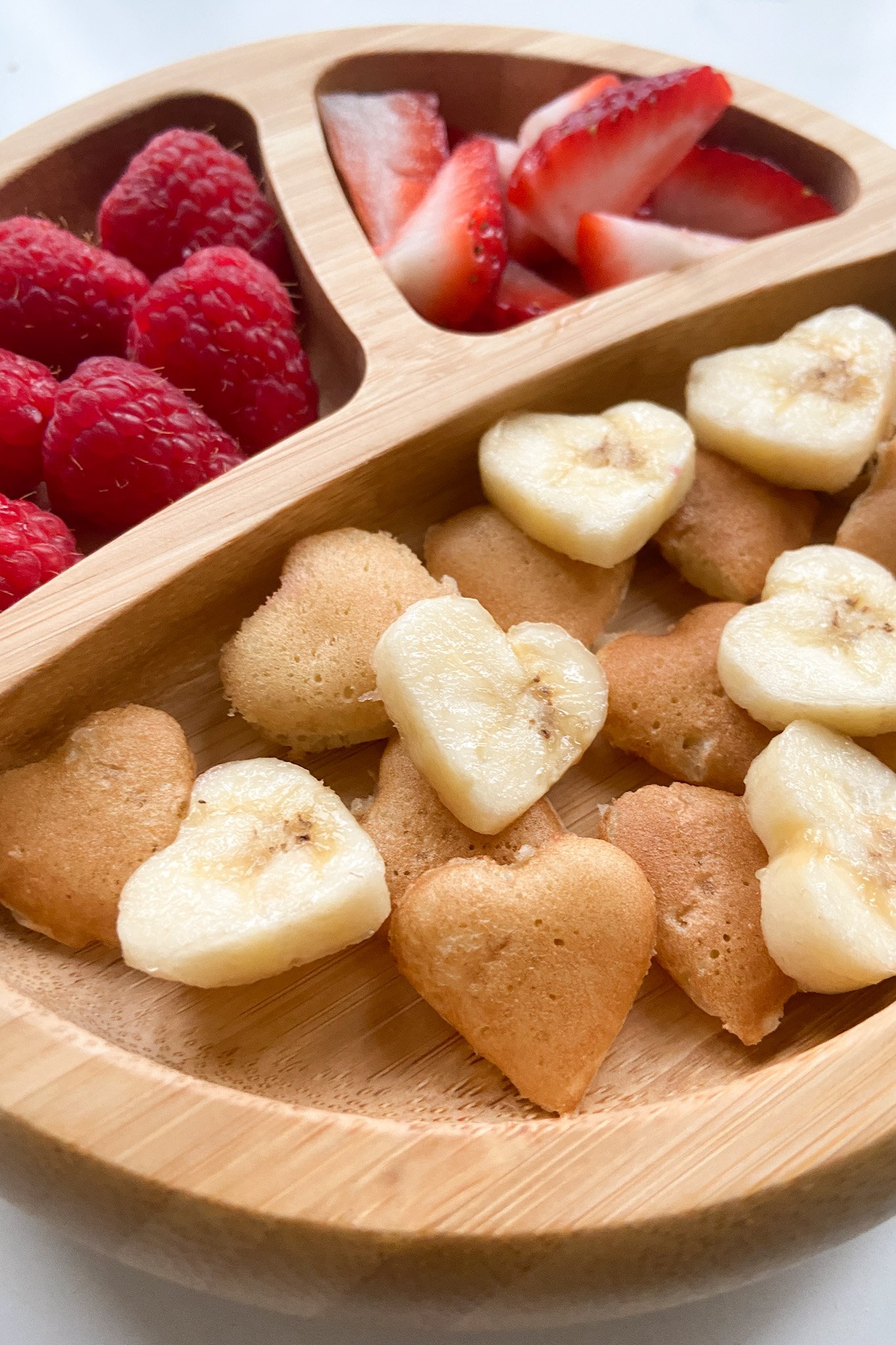 Valentine's day snacks: Heart shaped oatmeal banana pancake bites