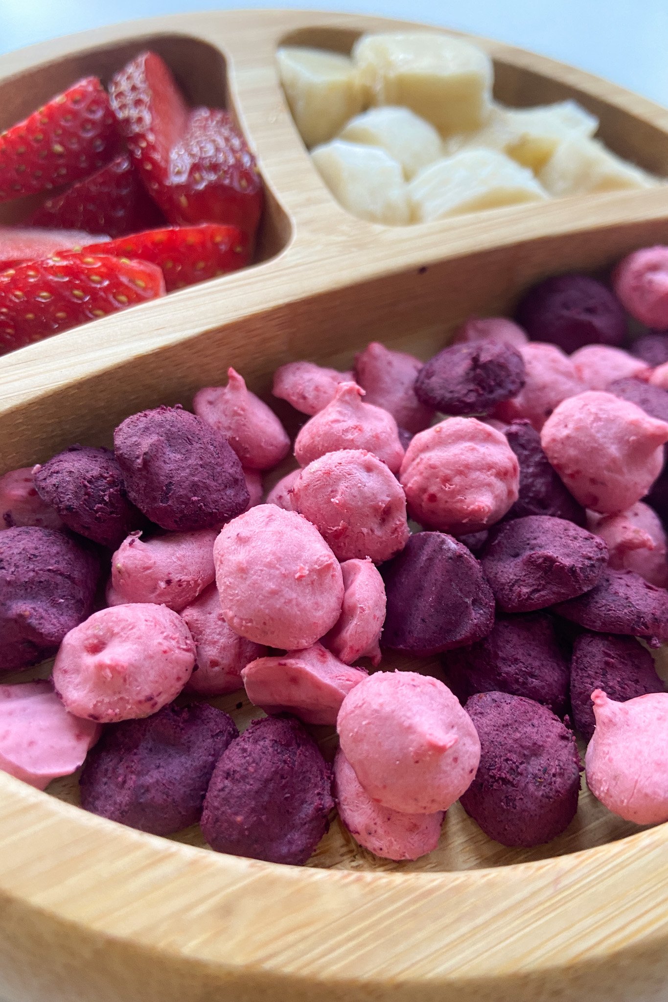 Strawberry and blueberry yogurt melts