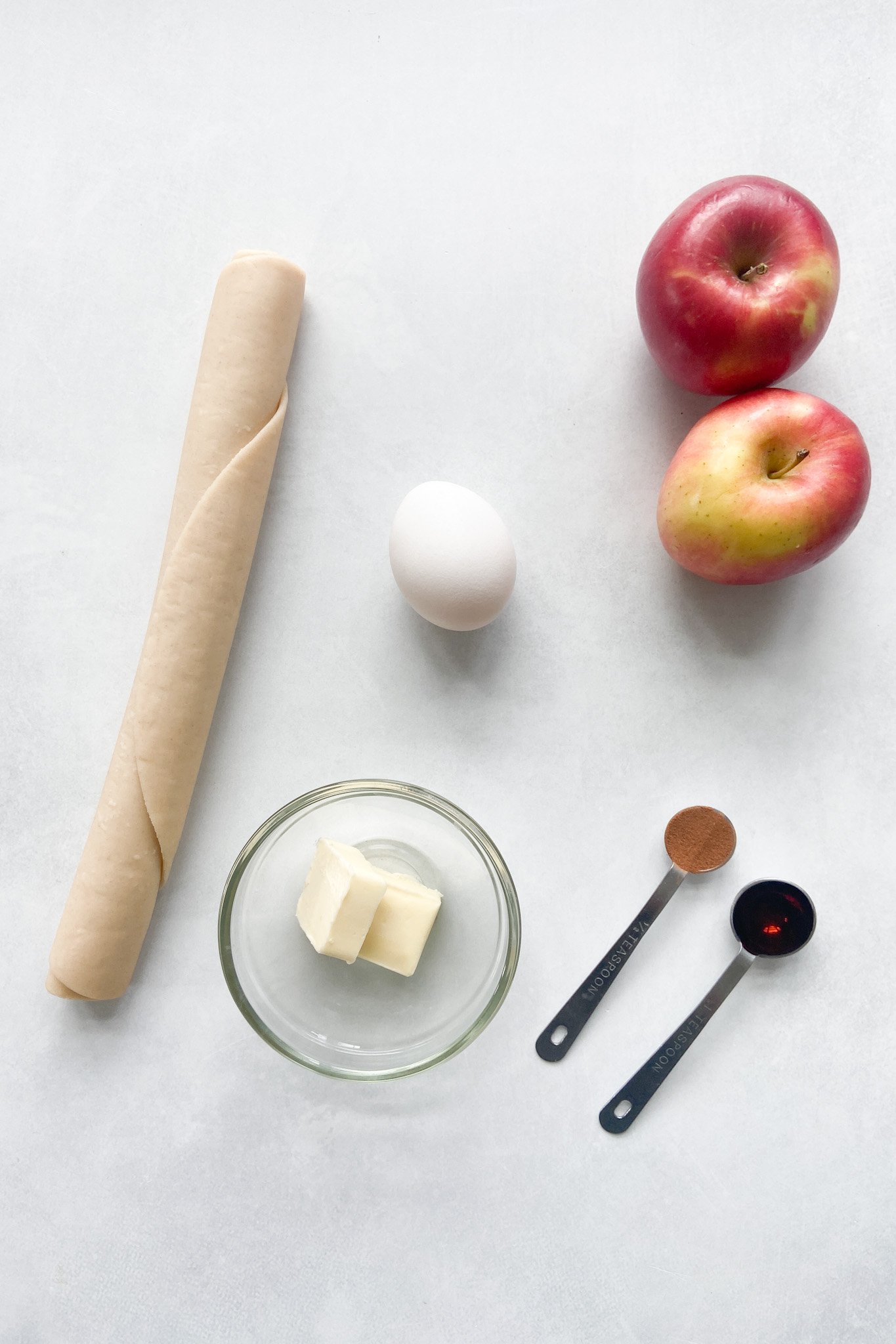 Ingredients to make healthy mini apple pies