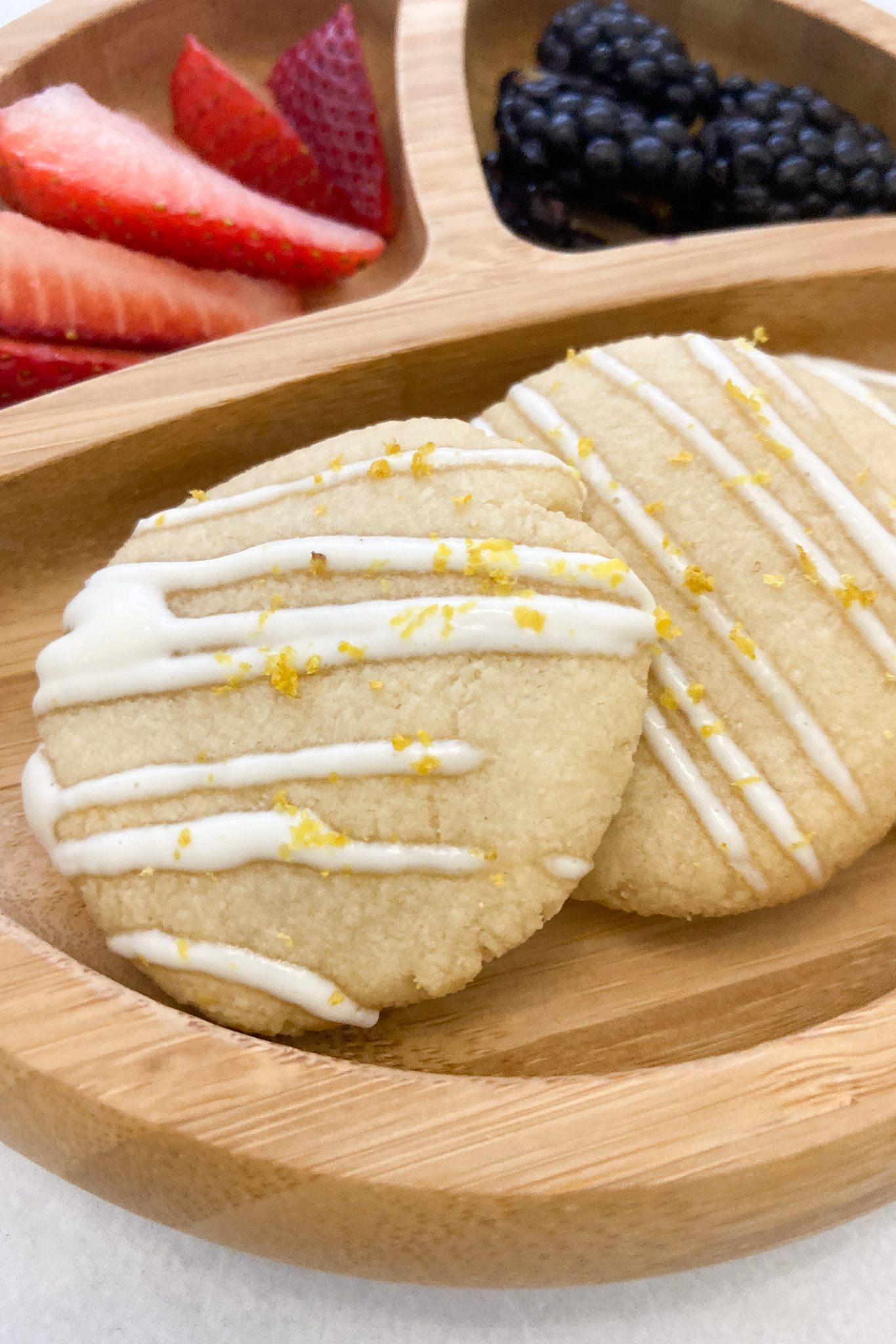 Almond flour gluten-free lemon cookies