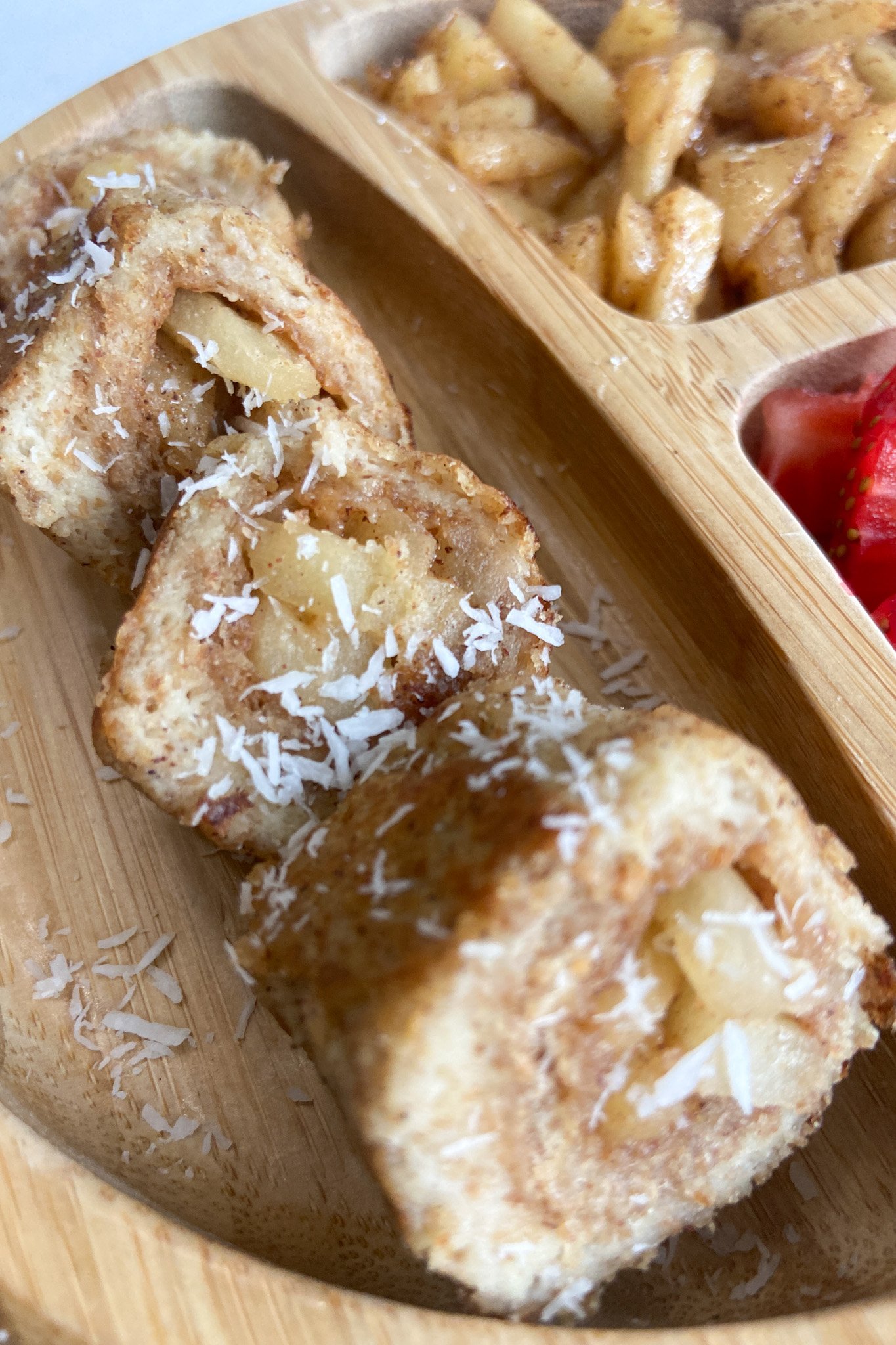 apple pie french toast rollups