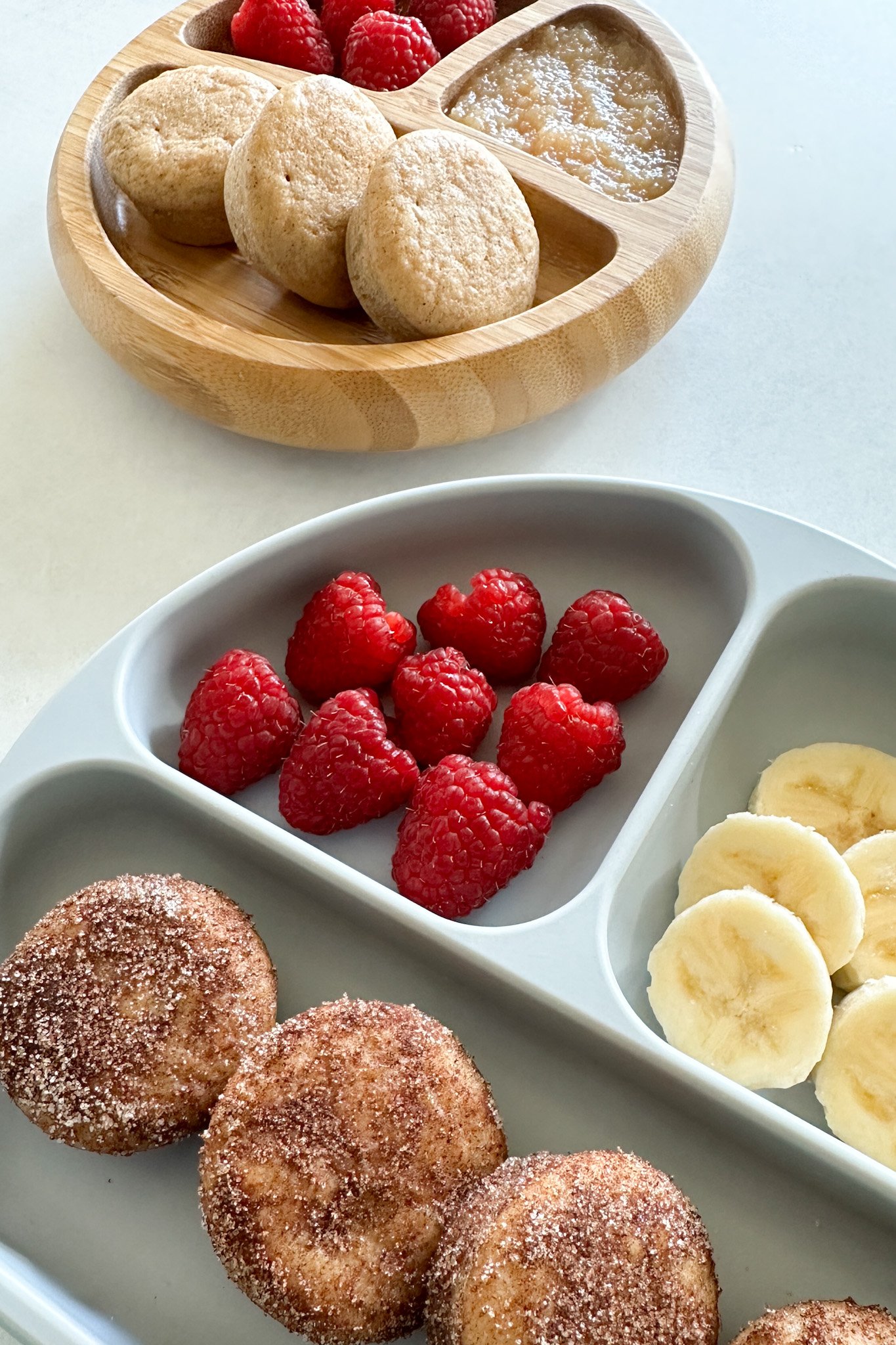 Cinnamon muffins served with fruits.