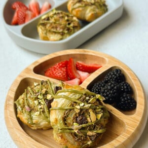 Dubai chocolate rolls served with berries.