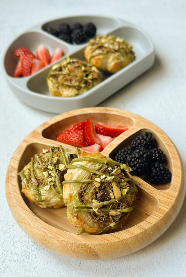 Dubai chocolate rolls served with berries.