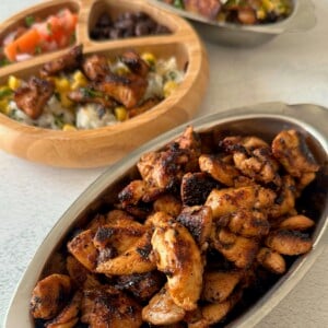 Copytcat chipotle chicken served in a burrito bowl.