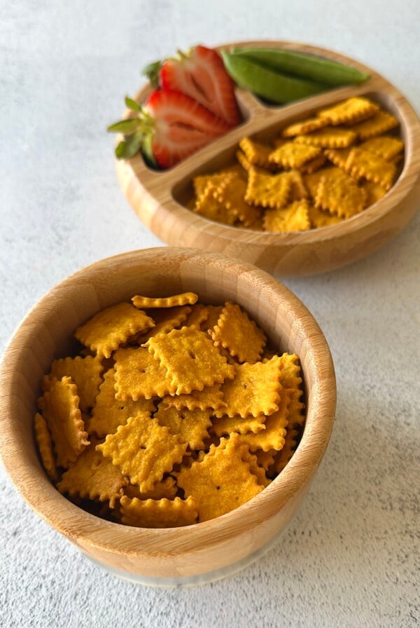 Pumpkin crackers served with strawberries and sugar snap peas.